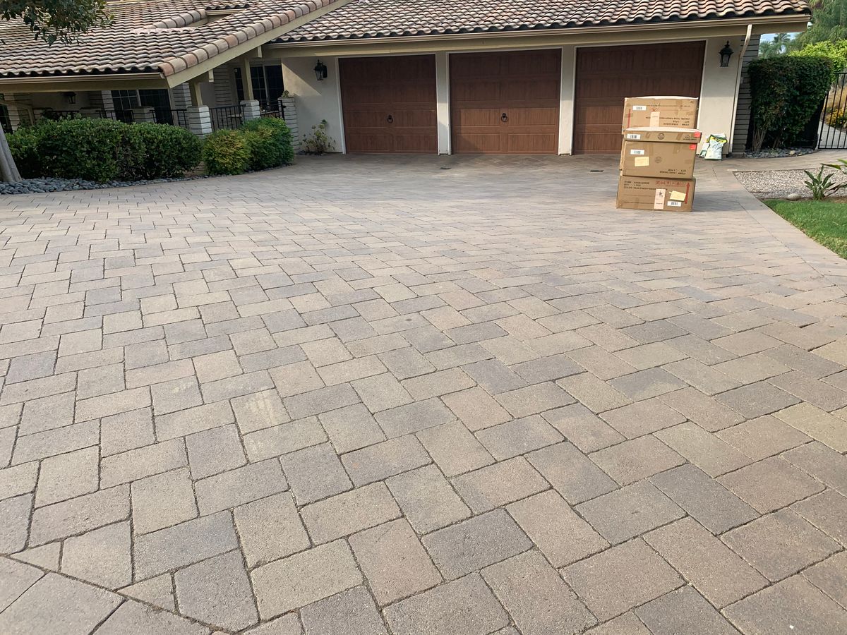 Interlocking Pavers - Driveway, Walkways, Patios and Pool Decks photo 3