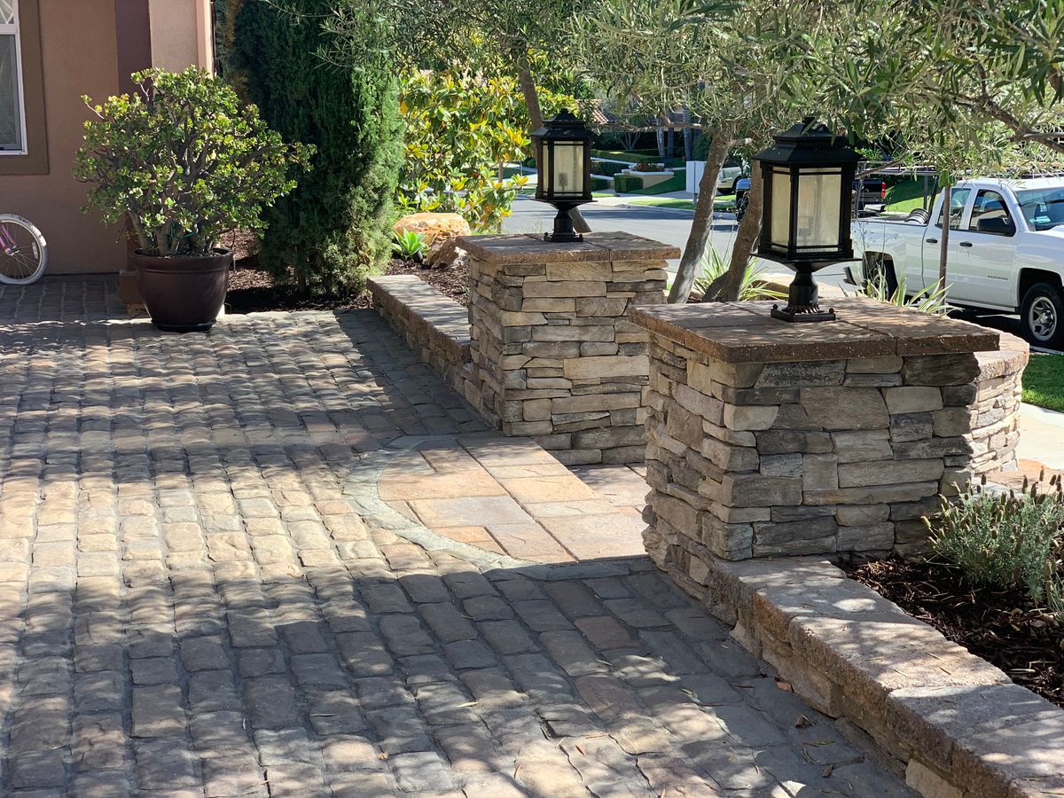 Interlocking Pavers - Driveway, Walkways, Patios and Pool Decks photo 4