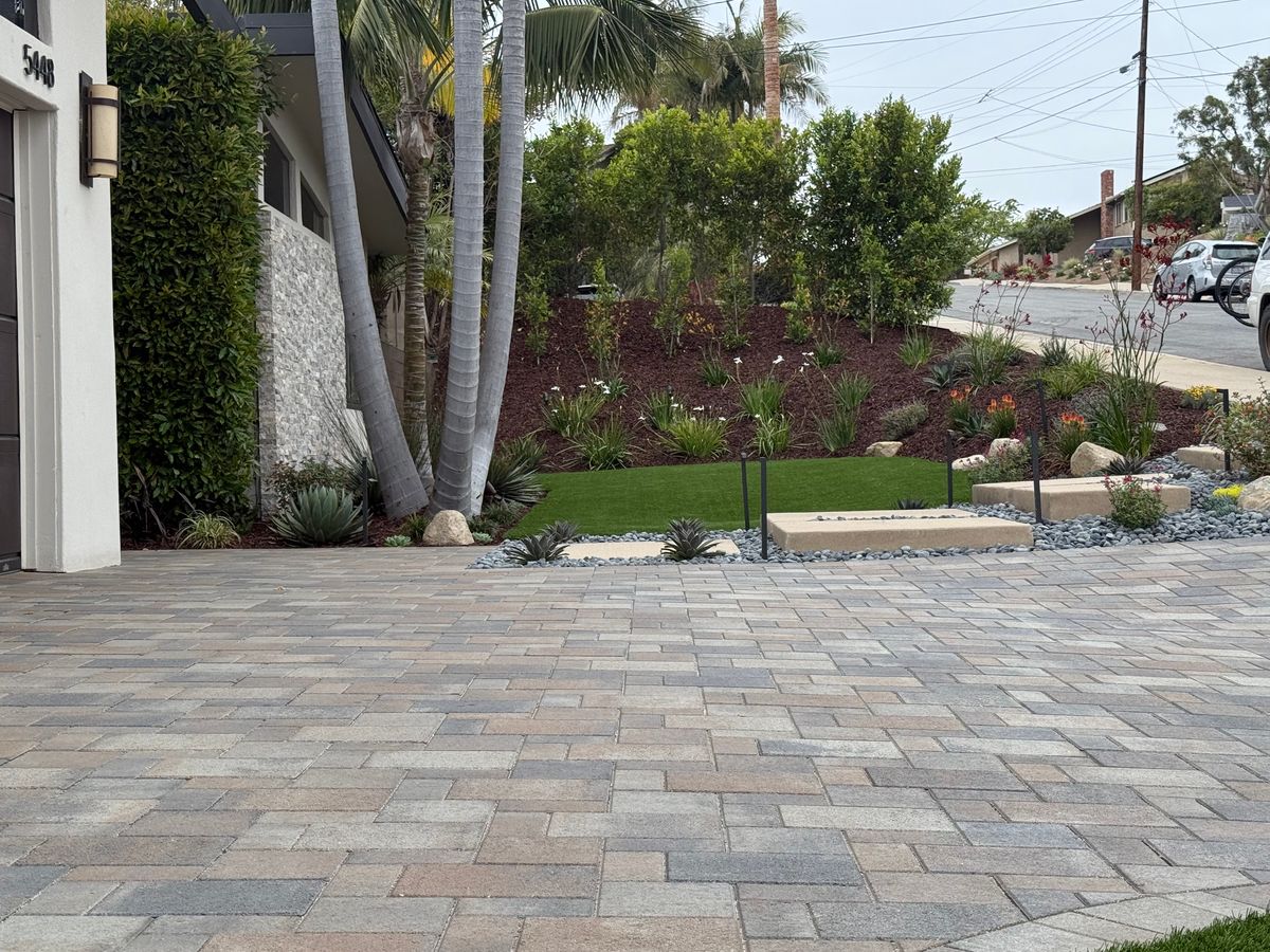 Interlocking Pavers - Driveway, Walkways, Patios and Pool Decks photo 13