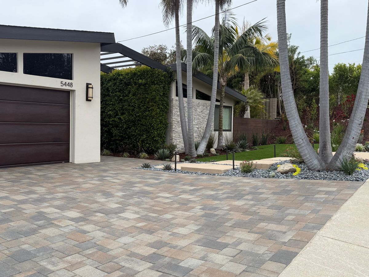 Interlocking Pavers - Driveway, Walkways, Patios and Pool Decks photo 14